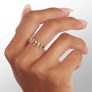 Elegant Gold Leaf Ring